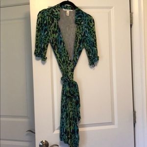 SOLD Diane von Furstenberg RARE frog print wrap